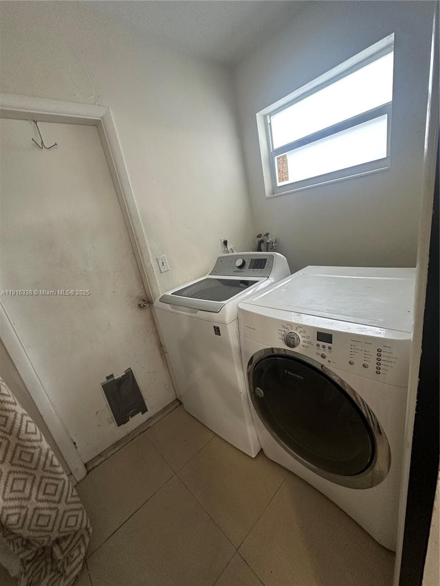 2421 N 57th Ter #0 photo 25