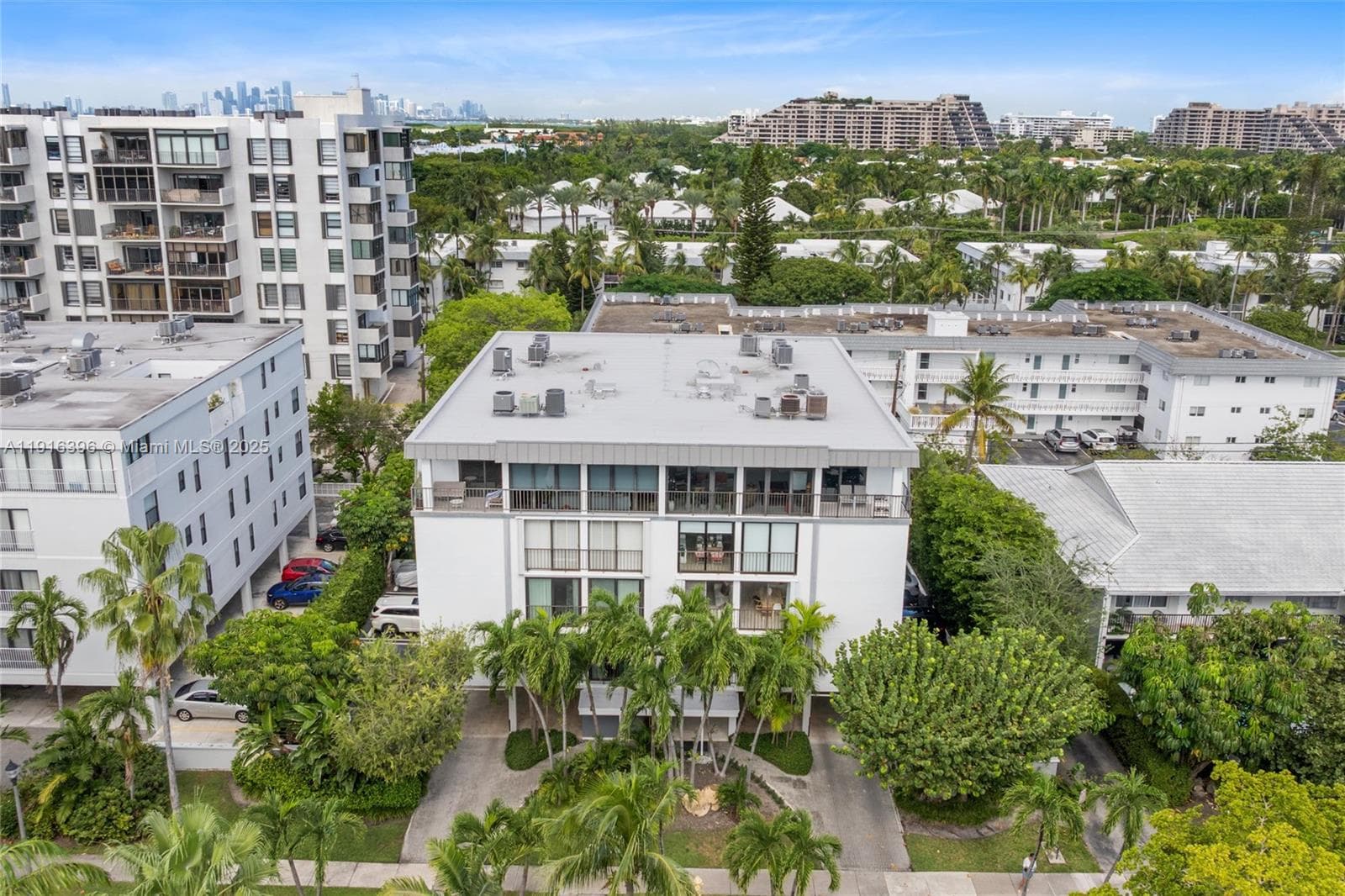 101 Key Biscayne · #4B in Key Biscayne - Photo 2