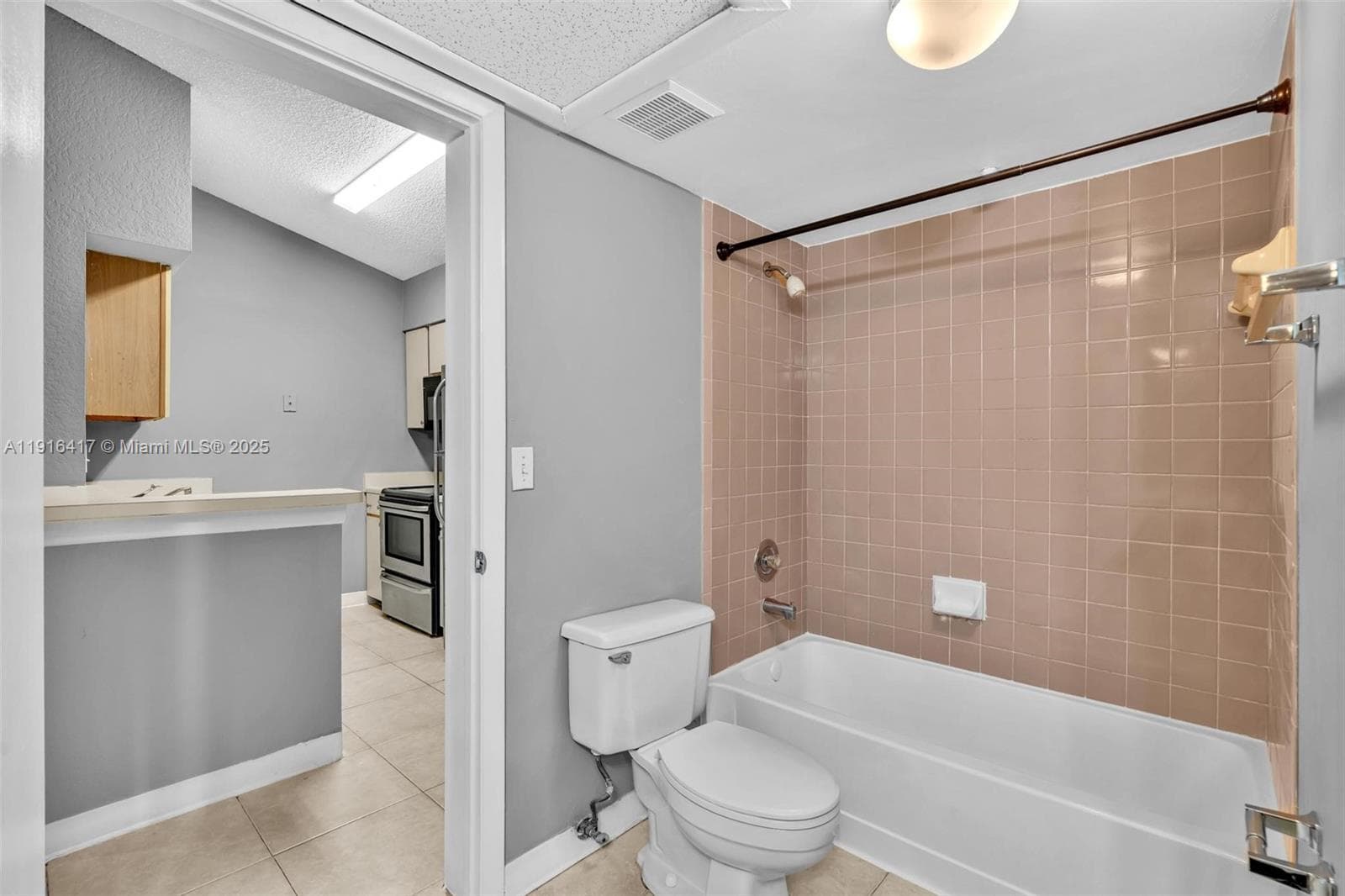 LAKEVIEW CLUB CONDO · #313 in Oakland Park - Photo 16