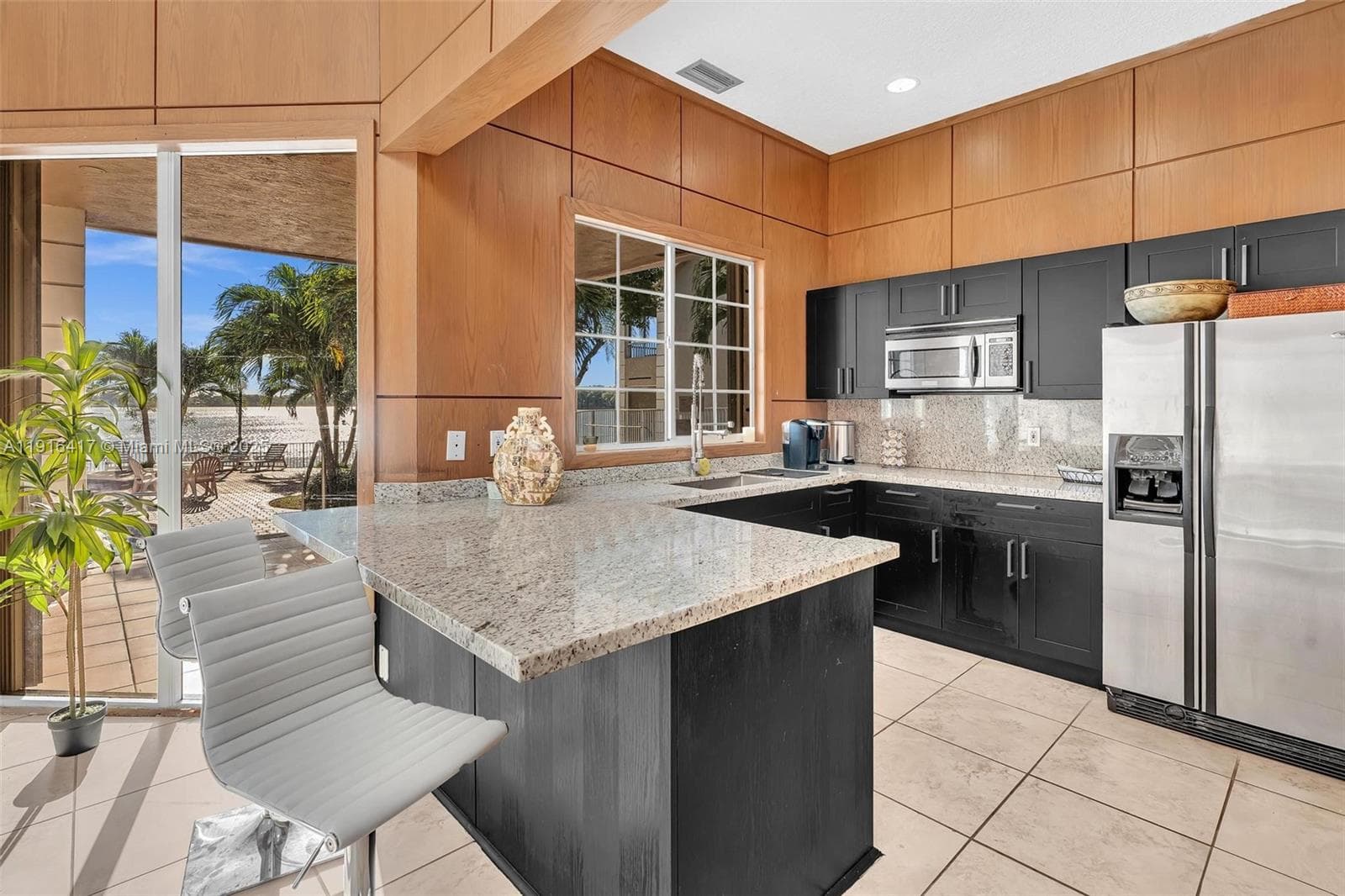 LAKEVIEW CLUB CONDO · #313 in Oakland Park - Photo 36