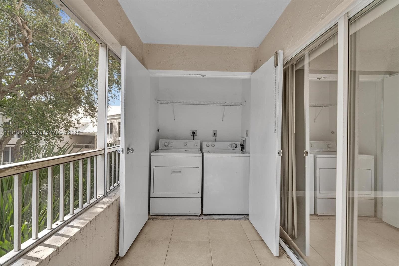 LAKEVIEW CLUB CONDO · #313 in Oakland Park - Photo 20