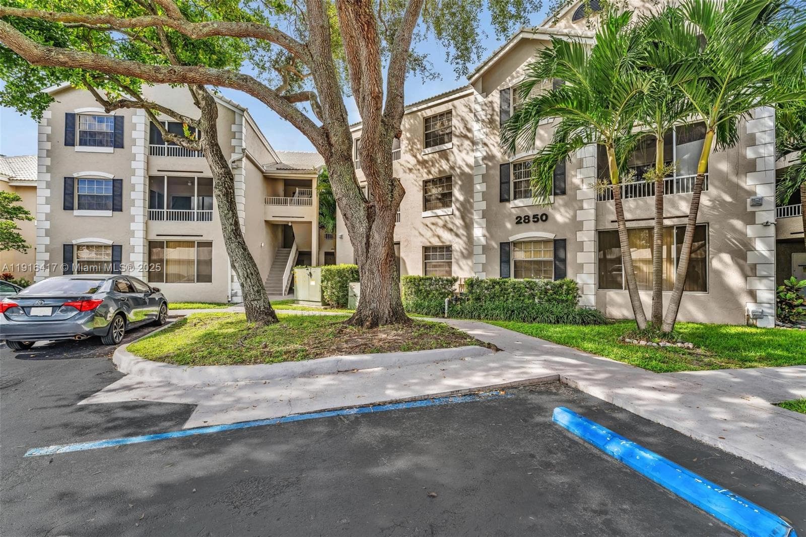 LAKEVIEW CLUB CONDO · #313 in Oakland Park - Photo 33