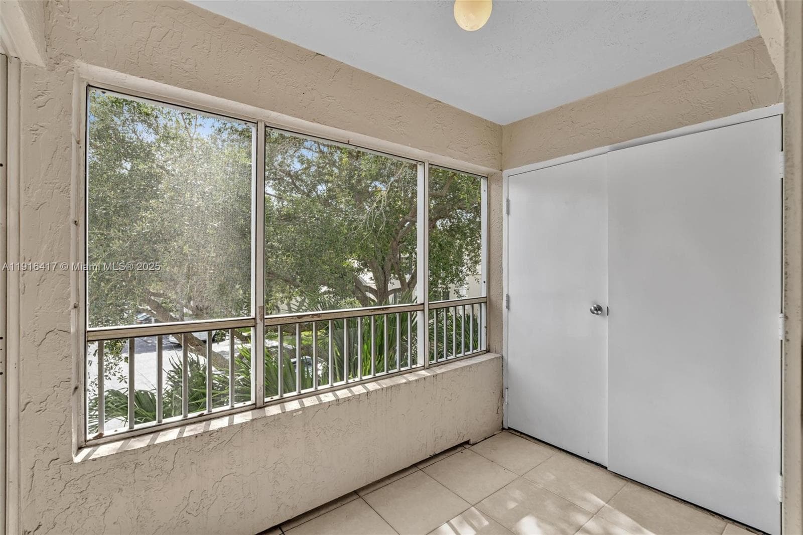 LAKEVIEW CLUB CONDO · #313 in Oakland Park - Photo 18