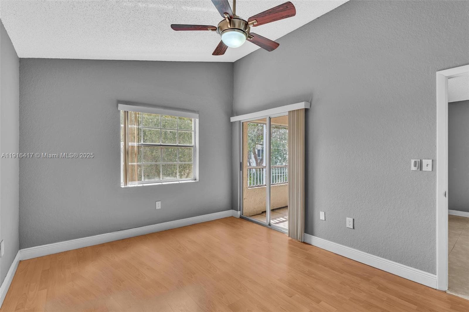 LAKEVIEW CLUB CONDO · #313 in Oakland Park - Photo 11