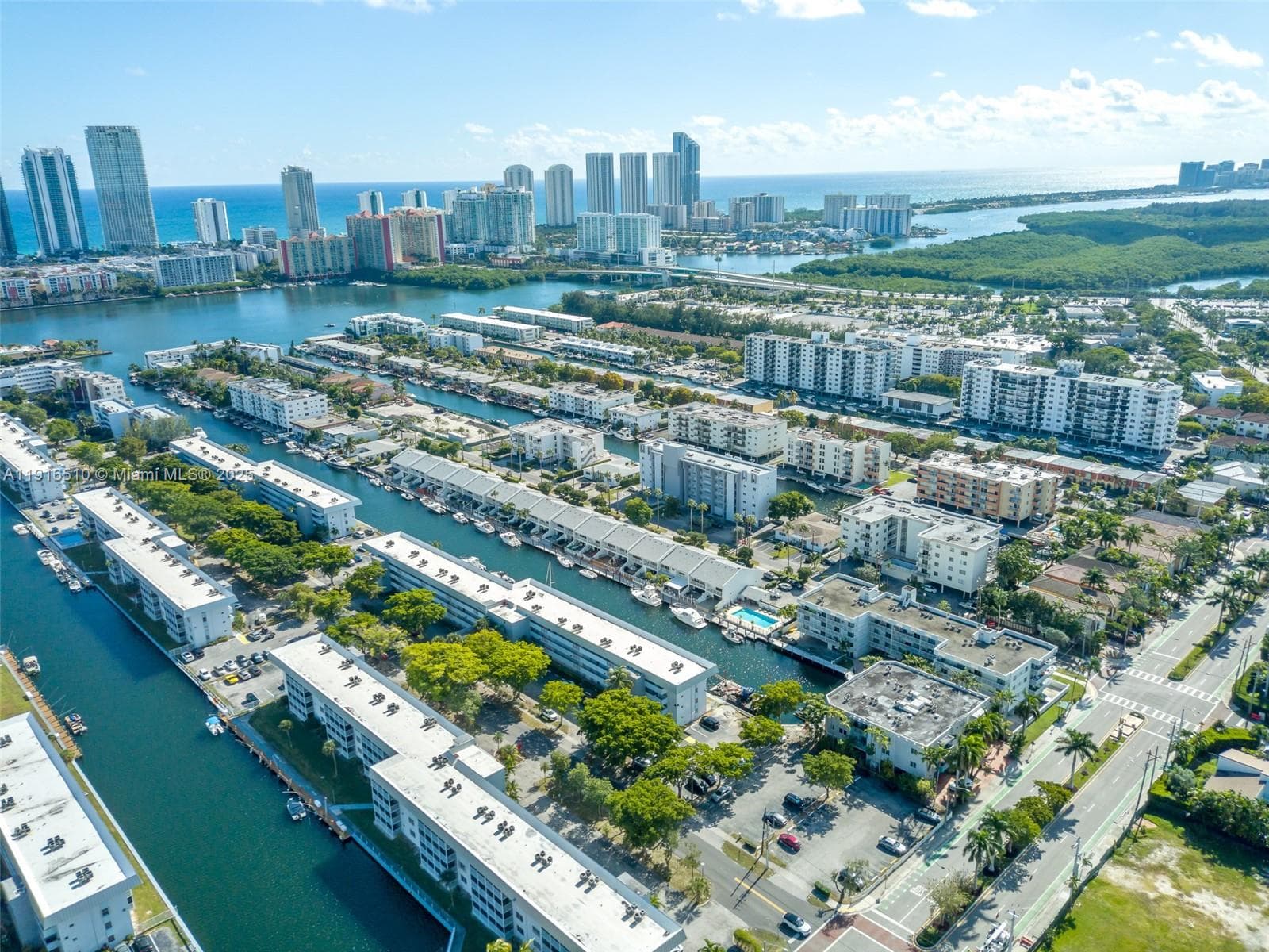 Koya Bay · #301 in North Miami Beach - Photo 43