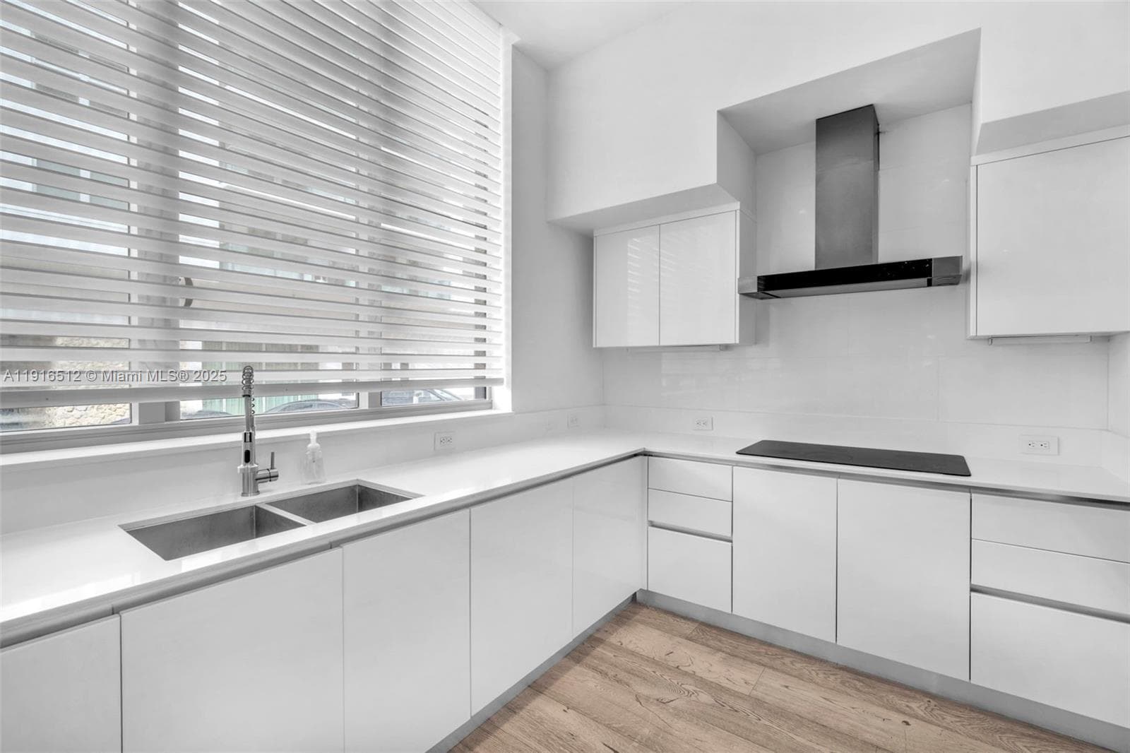 9501 Collins Ave #1 photo 23