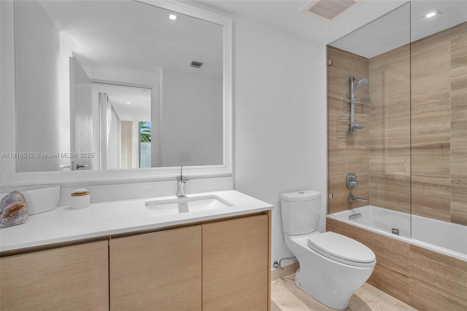 9501 Collins Ave #1 photo 31