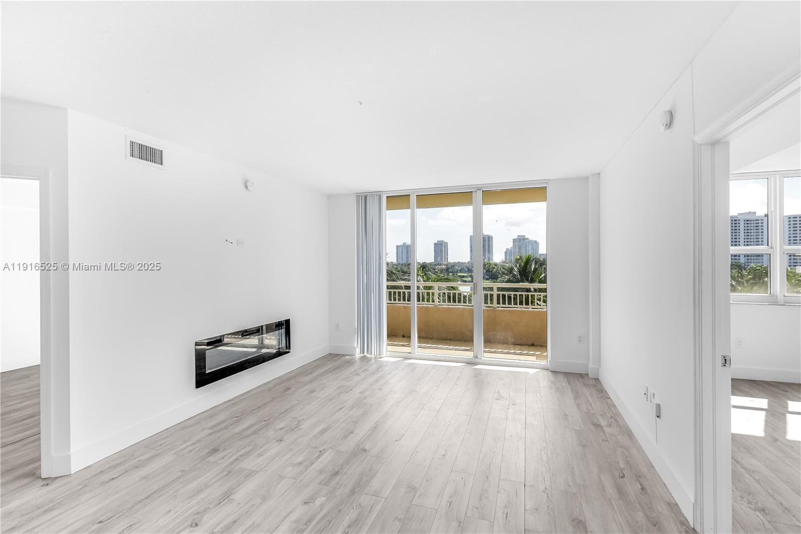 TURNBERRY ON THE GREEN CO · #515 in Aventura - Photo 2