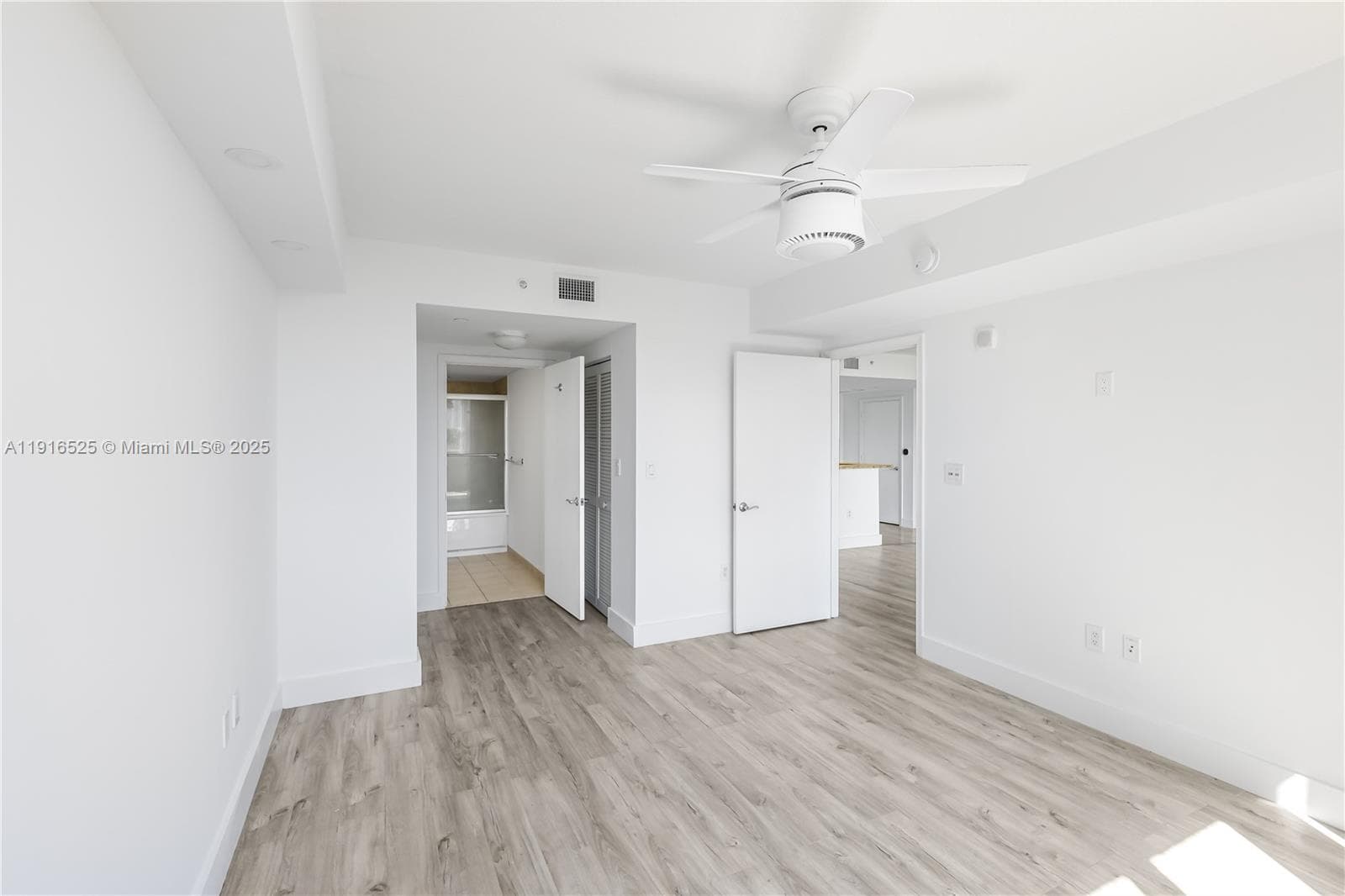 TURNBERRY ON THE GREEN CO · #515 in Aventura - Photo 13