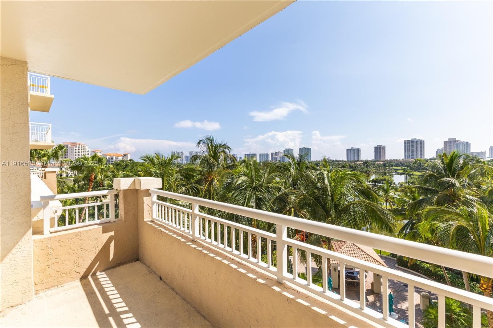 TURNBERRY ON THE GREEN CO · #515 in Aventura - Photo 16