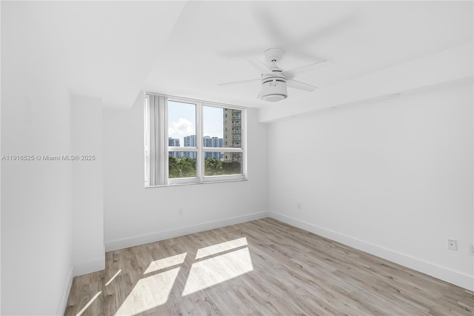 TURNBERRY ON THE GREEN CO · #515 in Aventura - Photo 12