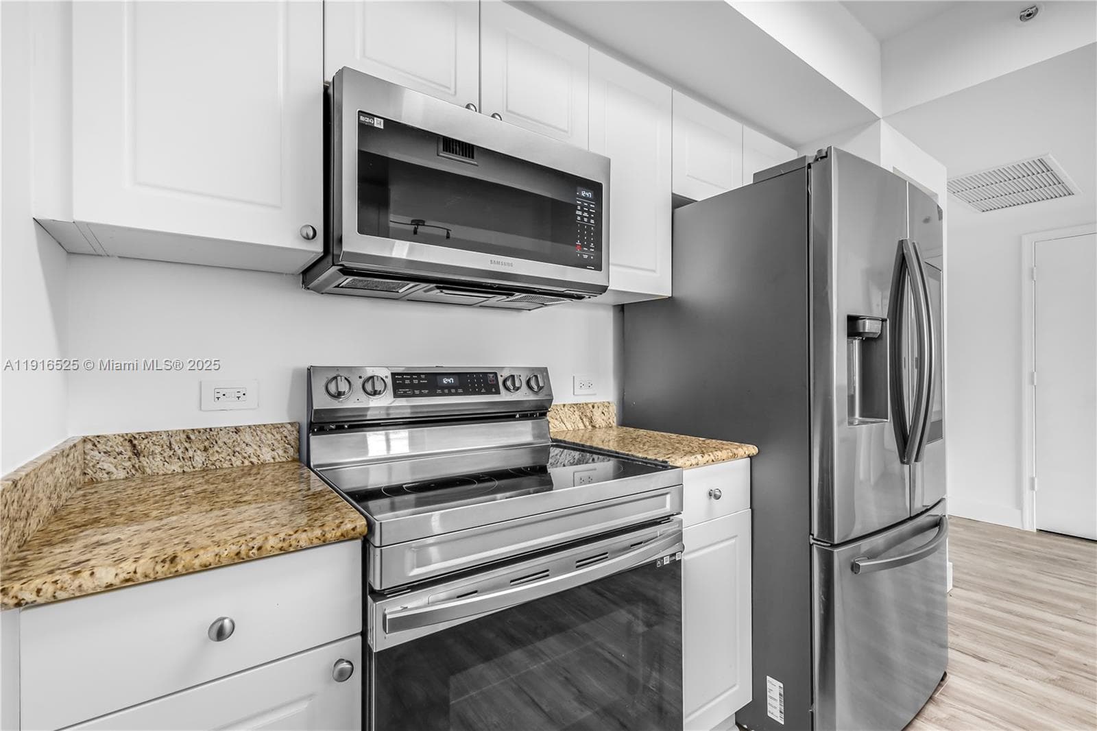 TURNBERRY ON THE GREEN CO · #515 in Aventura - Photo 5