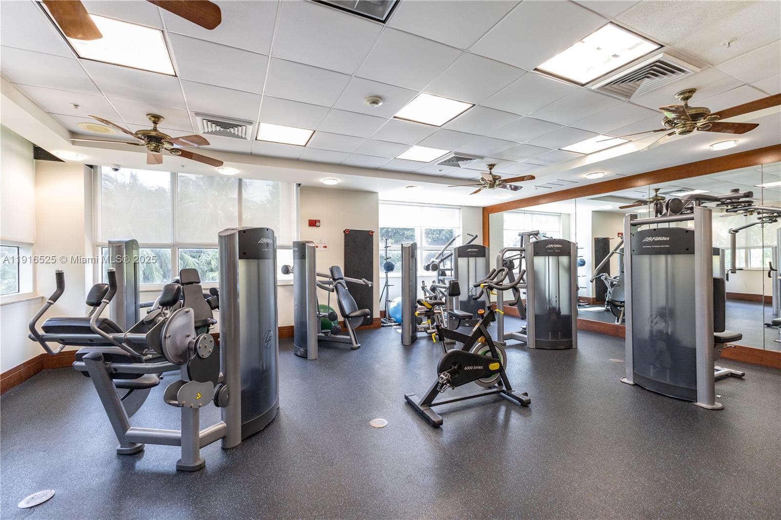 TURNBERRY ON THE GREEN CO · #515 in Aventura - Photo 30