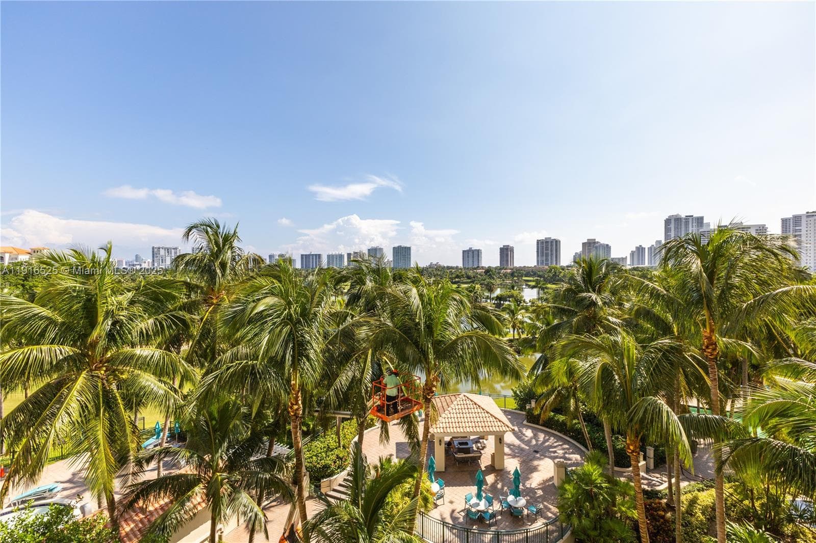 TURNBERRY ON THE GREEN CO · #515 in Aventura - Photo 19