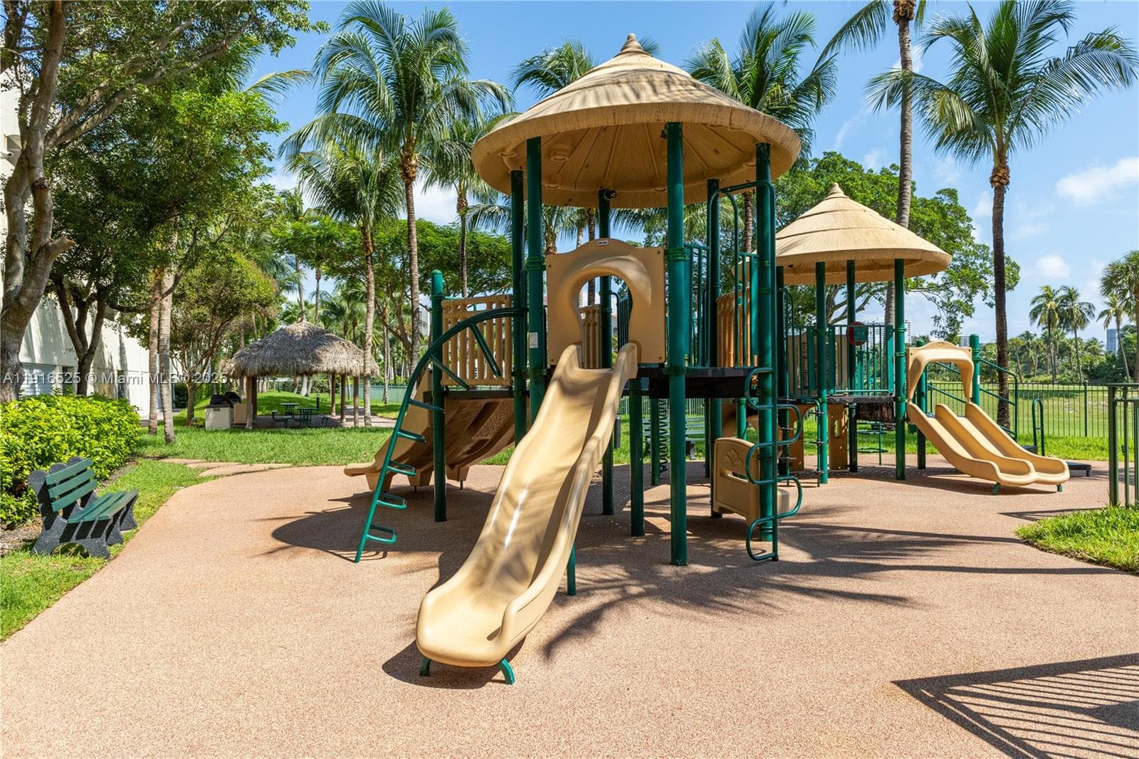 TURNBERRY ON THE GREEN CO · #515 in Aventura - Photo 25