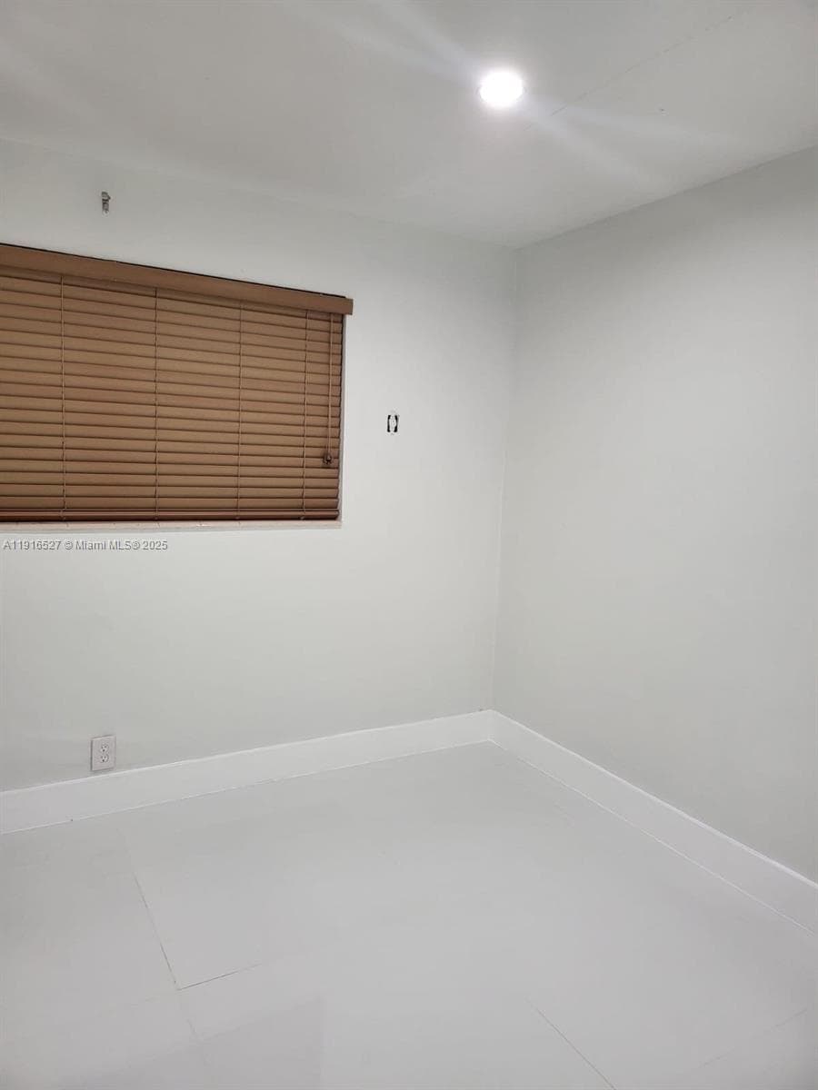 HEMINGWAY VILLA CONDO · #203 in Miami - Photo 5