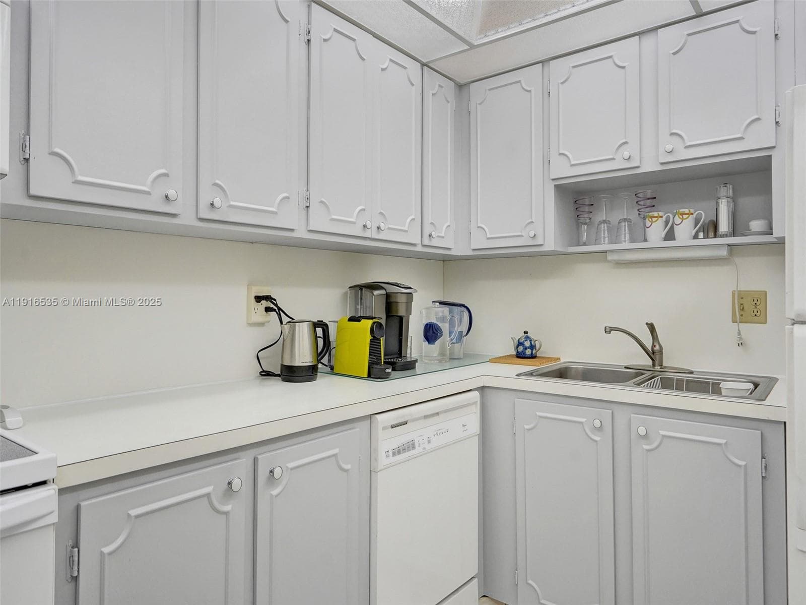 ASHLEIGH HOUSE CONDO · #603 in Hallandale Beach - Photo 18