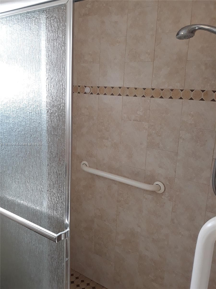 First Gulfstream Gardens · #407A in Hallandale Beach - Photo 17