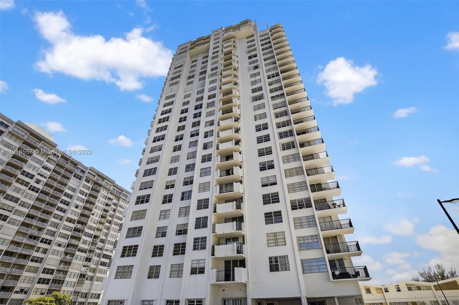 COMMODORE PLAZA CONDO · #506 in Aventura - Photo 1