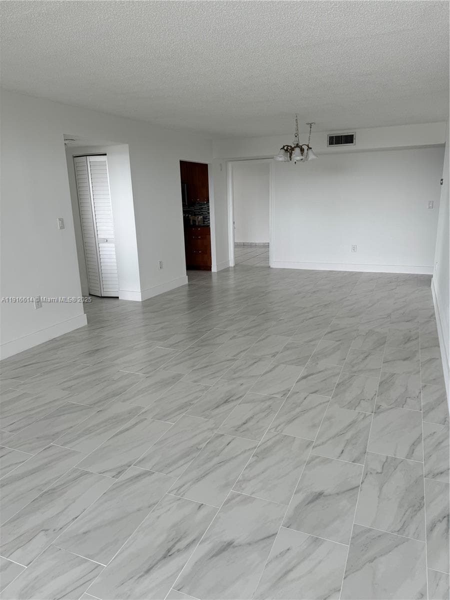 BYRON PARK CONDO · #506 in Miami Beach - Photo 13