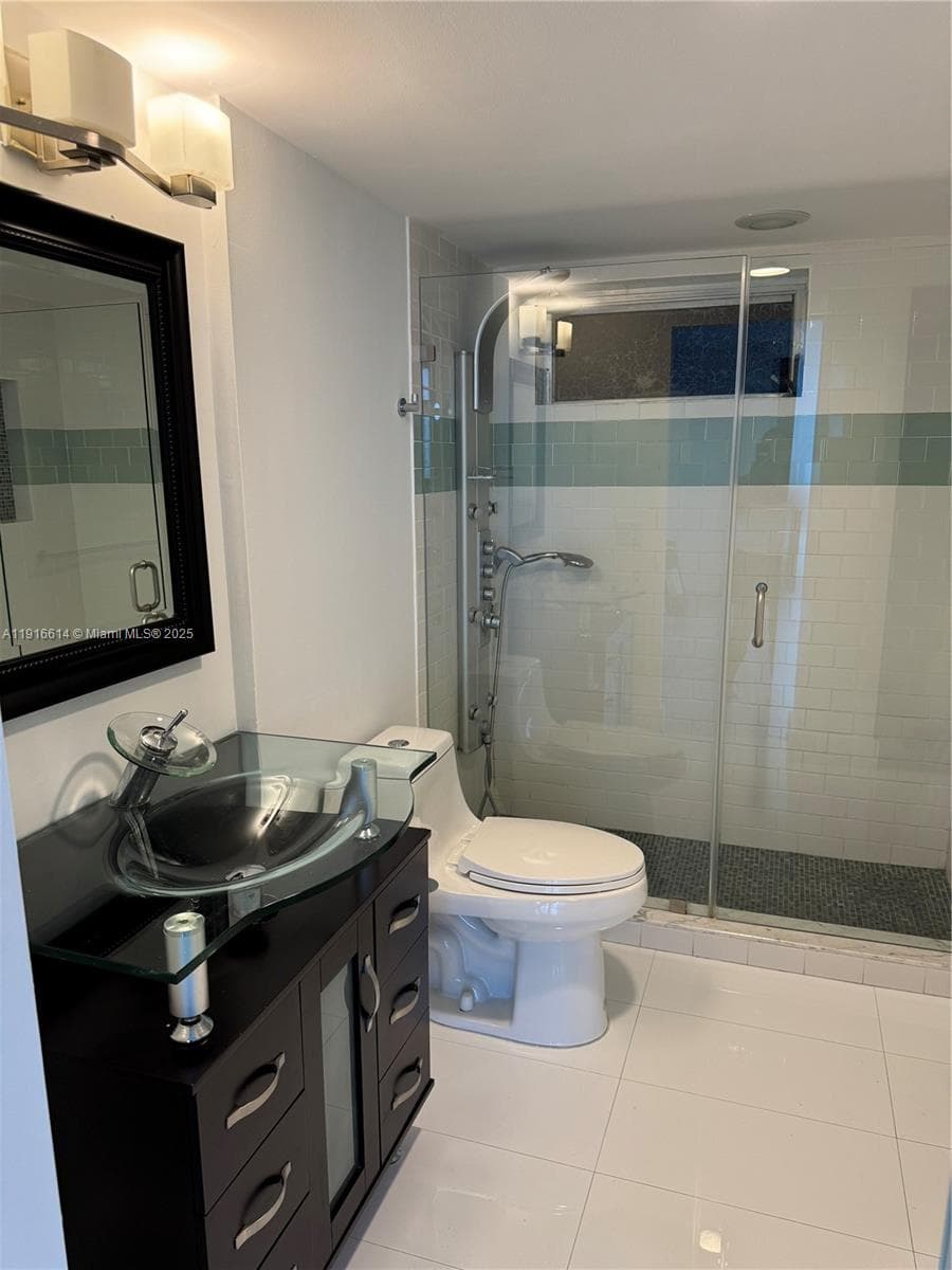 BYRON PARK CONDO · #506 in Miami Beach - Photo 18
