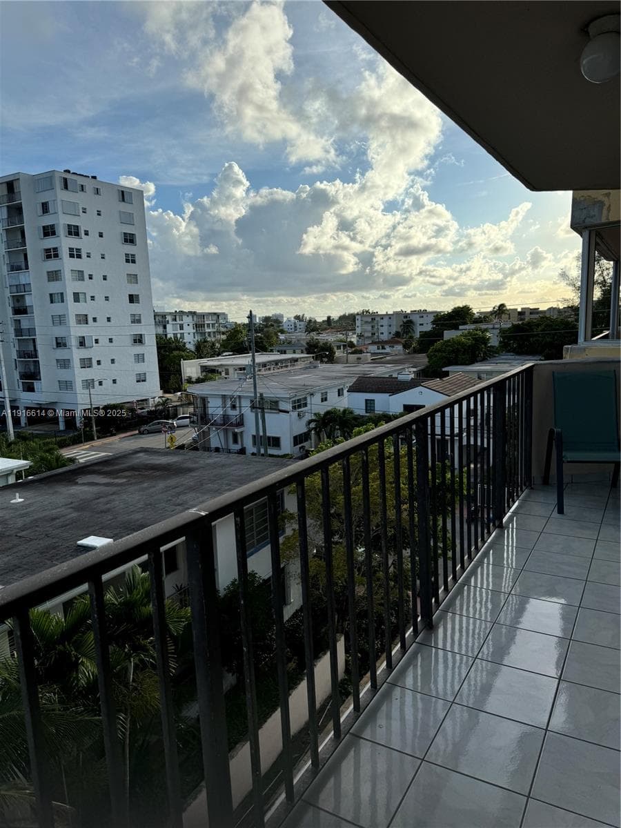 BYRON PARK CONDO · #506 in Miami Beach - Photo 15