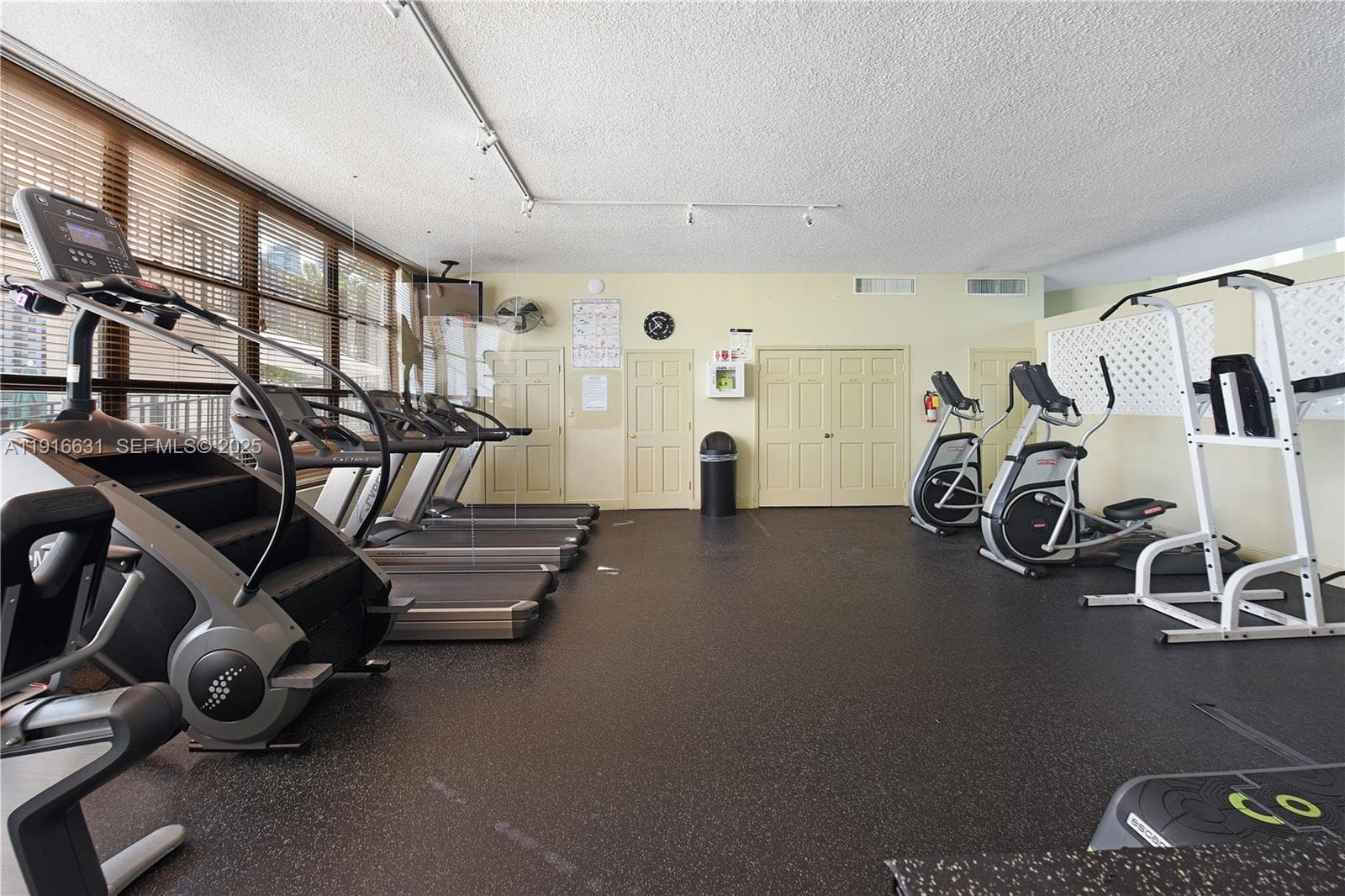 Oceanview Park · #821 in Hallandale Beach - Photo 33