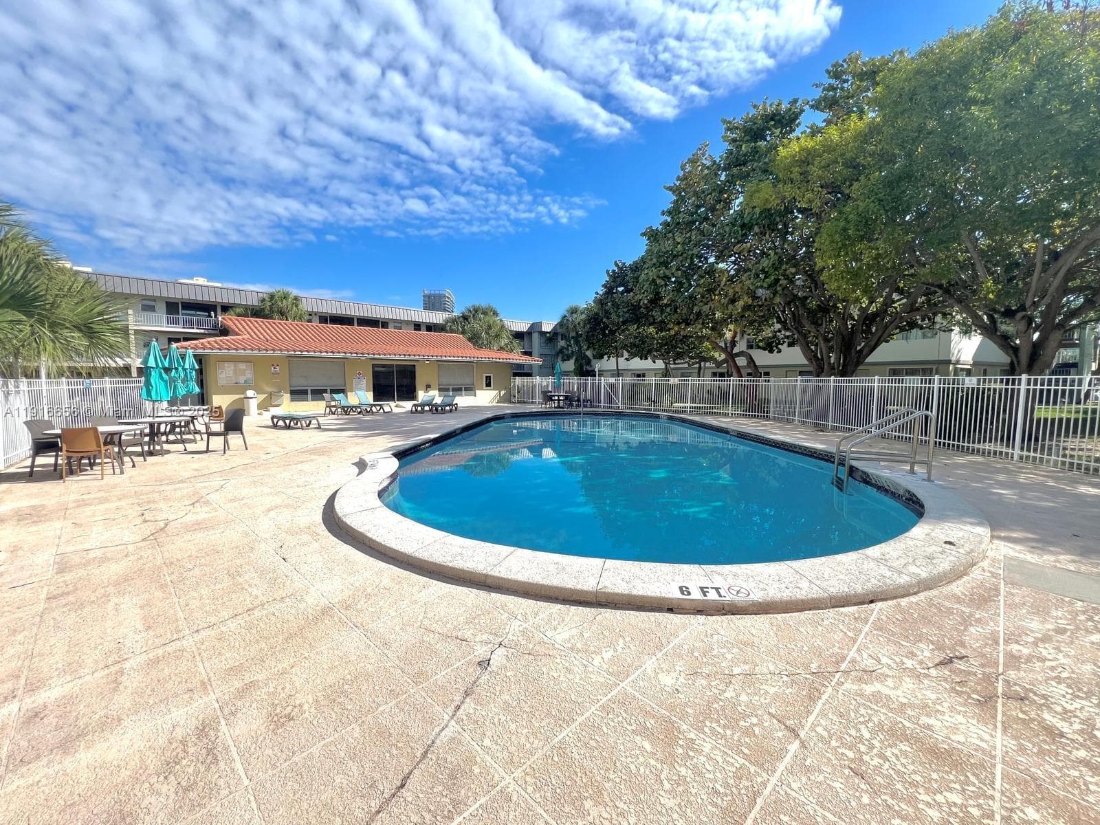 PARADISE BY THE SEA CONDO · #208 in Hallandale Beach - Photo 20