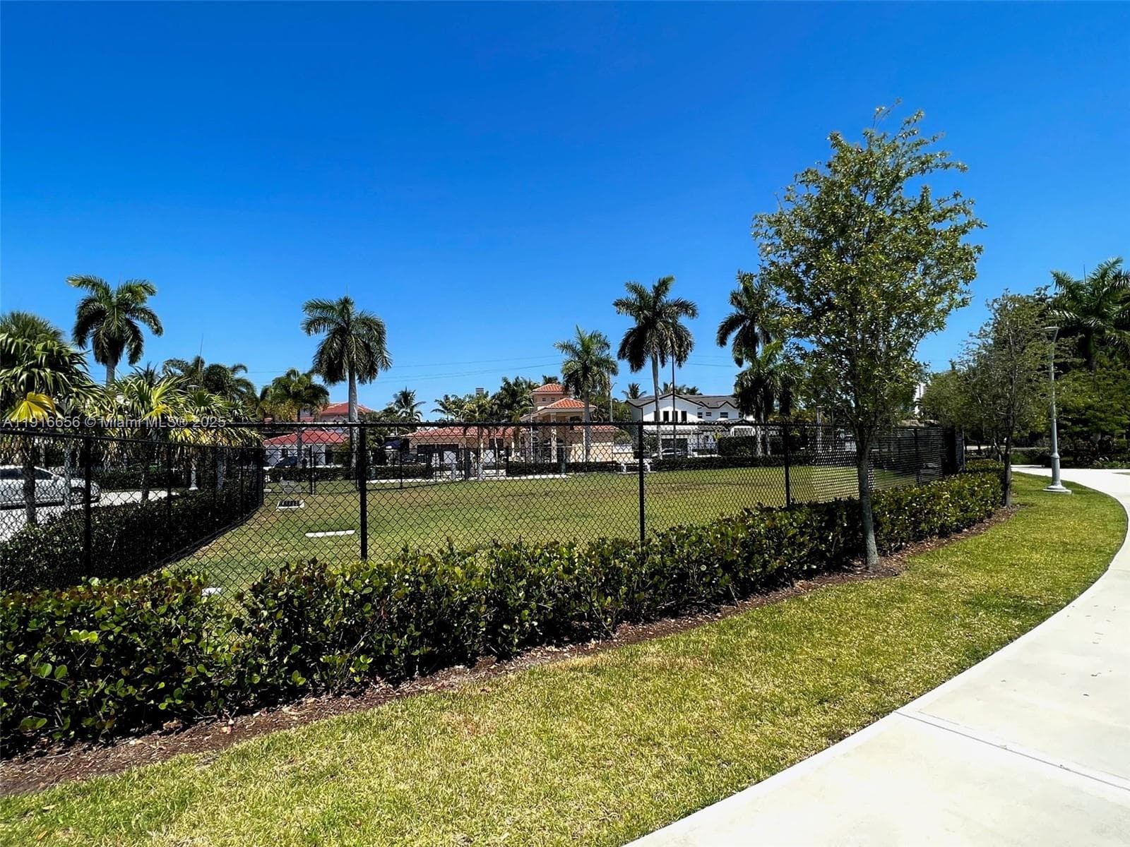 PARADISE BY THE SEA CONDO · #208 in Hallandale Beach - Photo 29