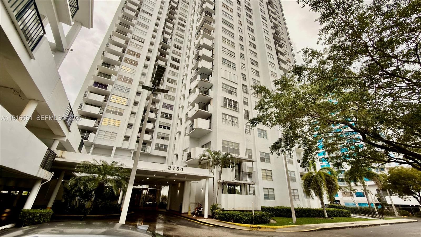 COMMODORE PLAZA CONDO · #906 in Aventura - Photo 32