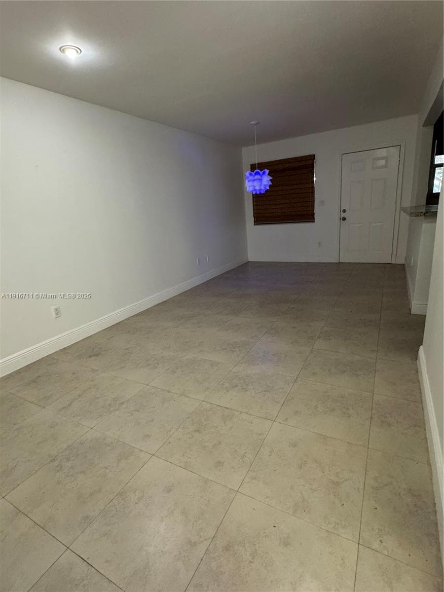 SUNSET POINT CONDO · #104 in South Miami - Photo 6