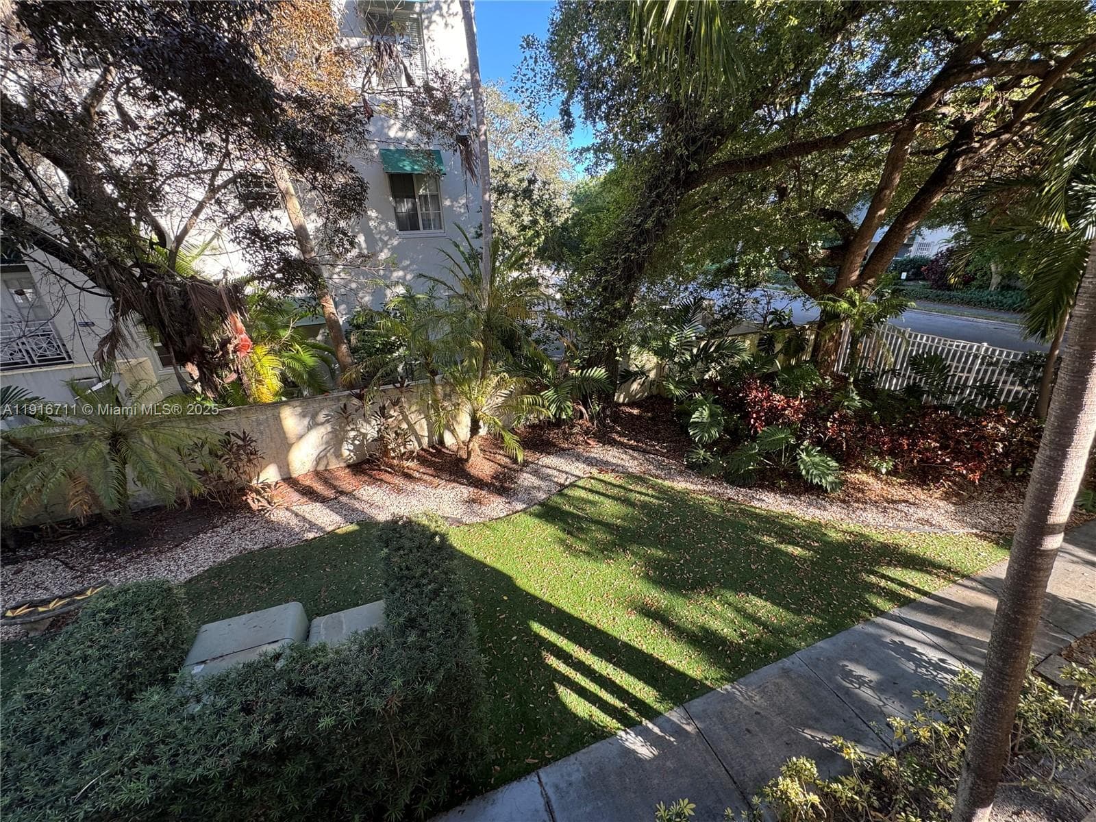 SUNSET POINT CONDO · #104 in South Miami - Photo 16