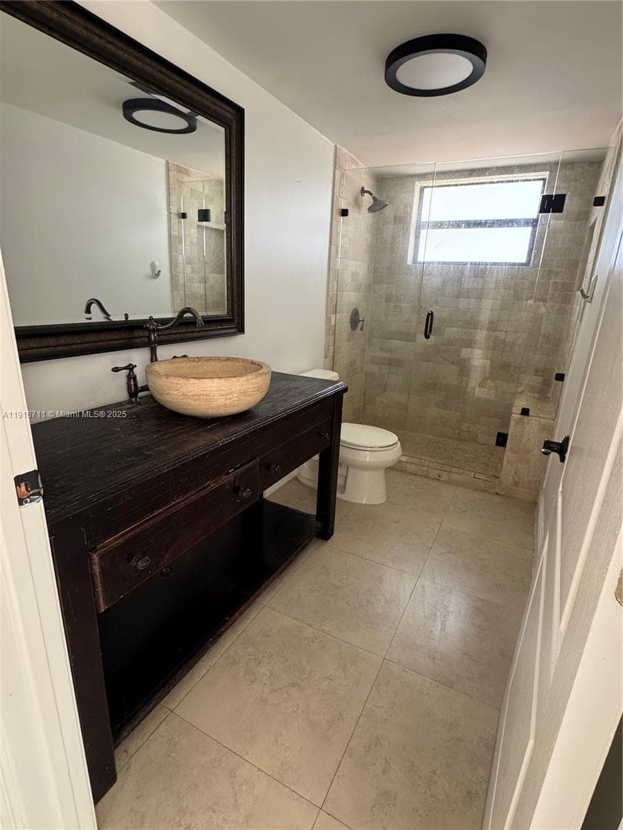 SUNSET POINT CONDO · #104 in South Miami - Photo 8