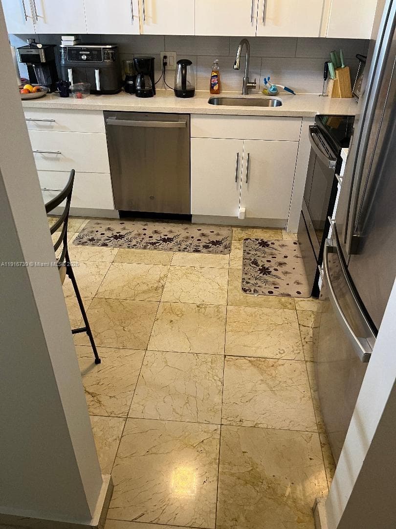CATANIA CONDO · #1106 in Hollywood - Photo 13