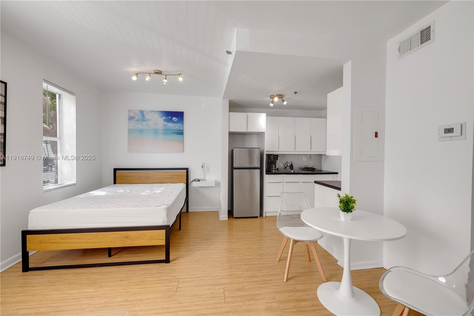 THE ELAINE CONDO · #107 in Miami Beach - Photo 2