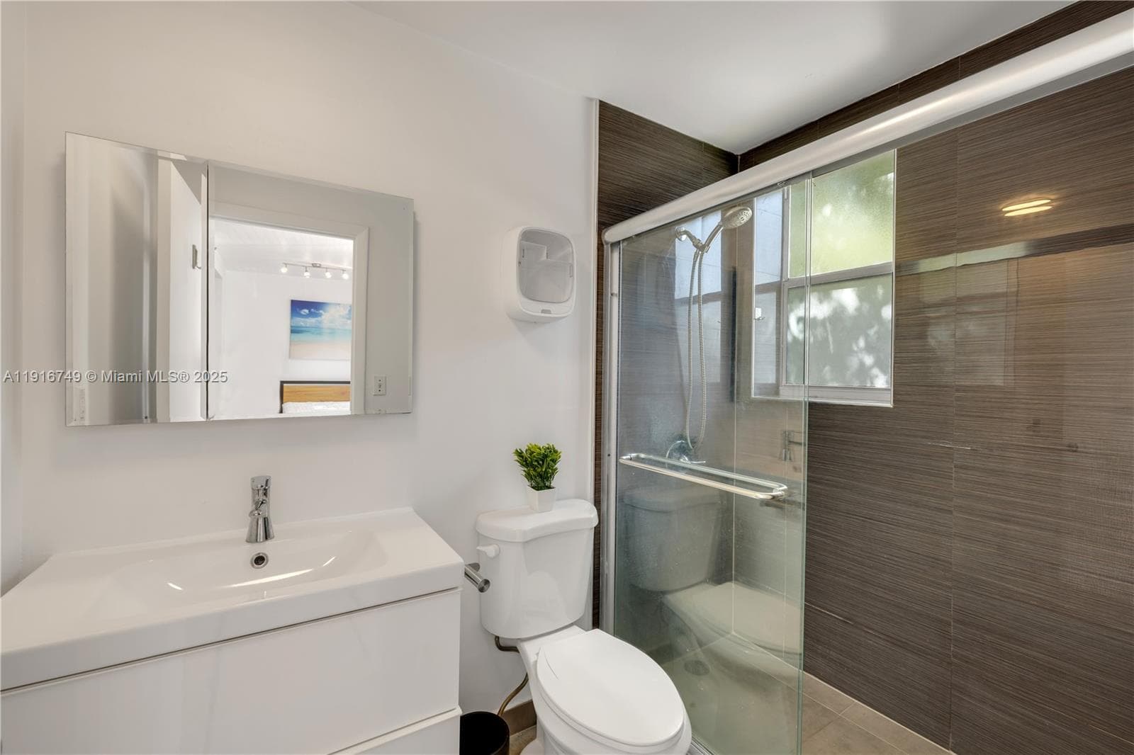 THE ELAINE CONDO · #107 in Miami Beach - Photo 11