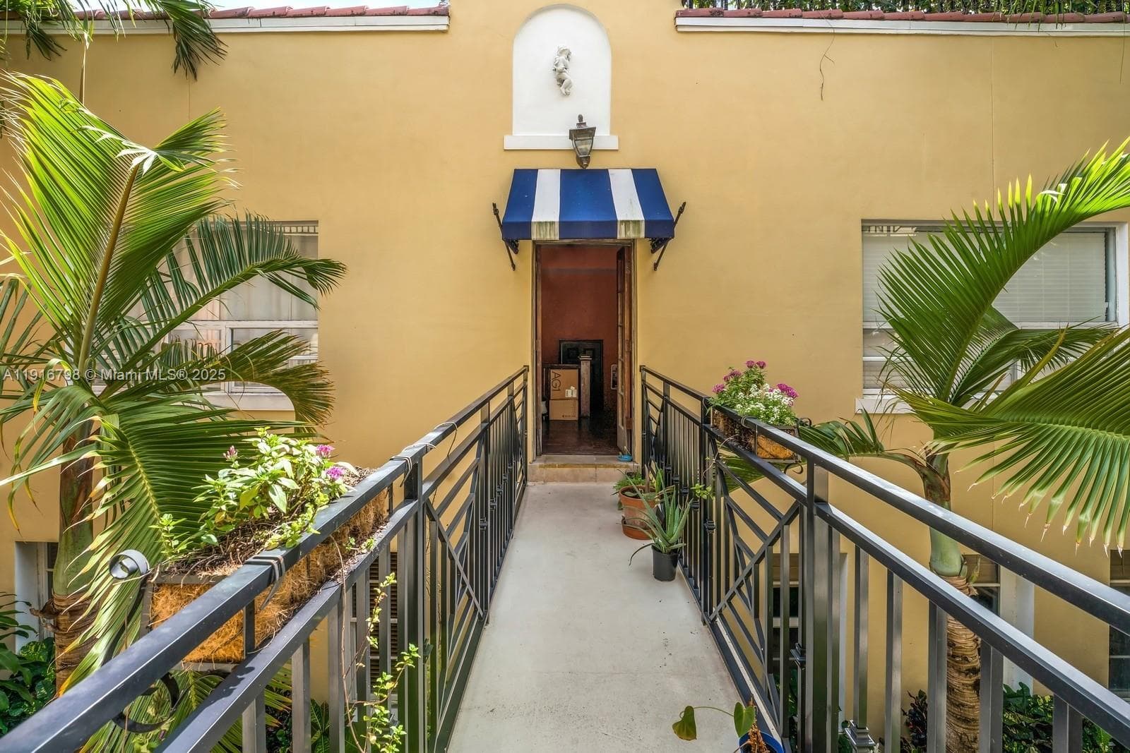4812 Pine Tree Drive · #206 in Miami Beach - Photo 2