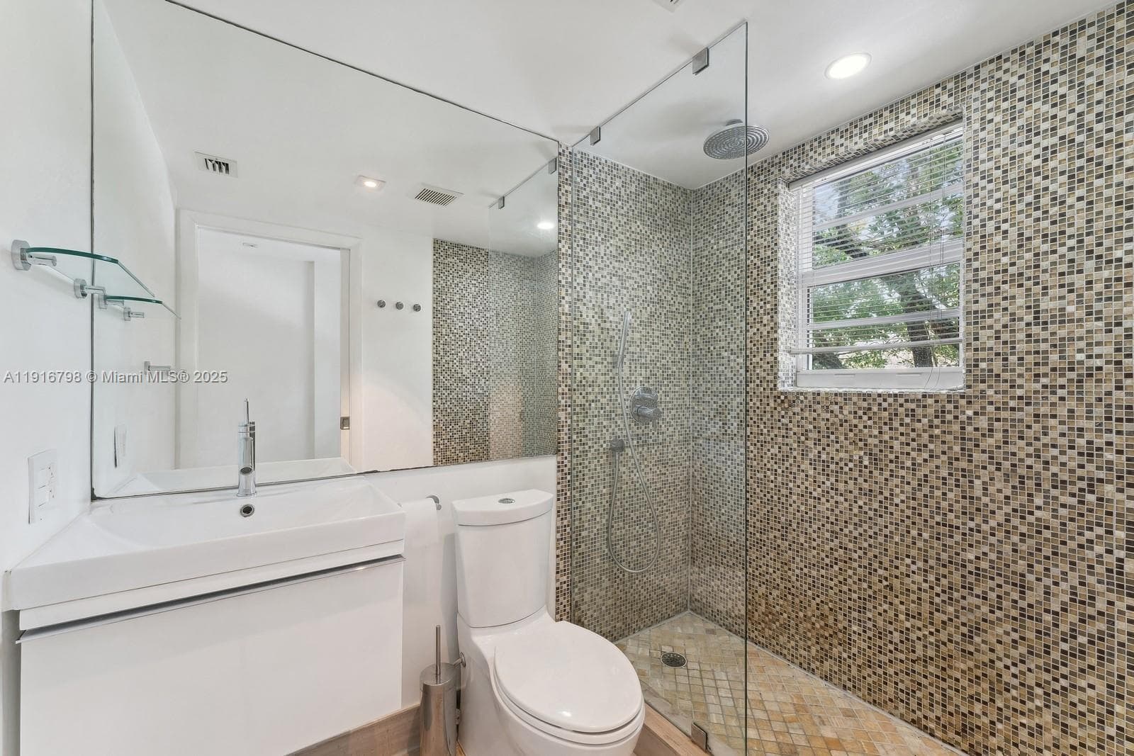 4812 Pine Tree Drive · #206 in Miami Beach - Photo 11