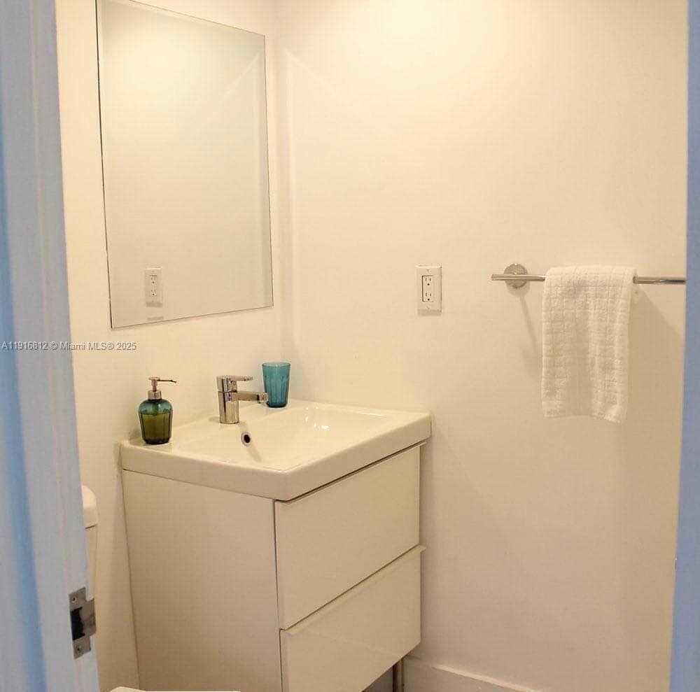 SIAN OCEAN RESIDENCES · #2H in Hollywood - Photo 9