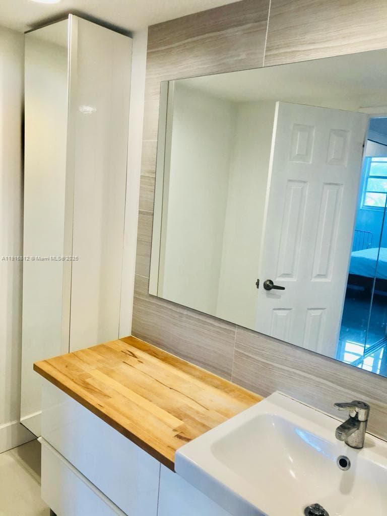 SIAN OCEAN RESIDENCES · #2H in Hollywood - Photo 18