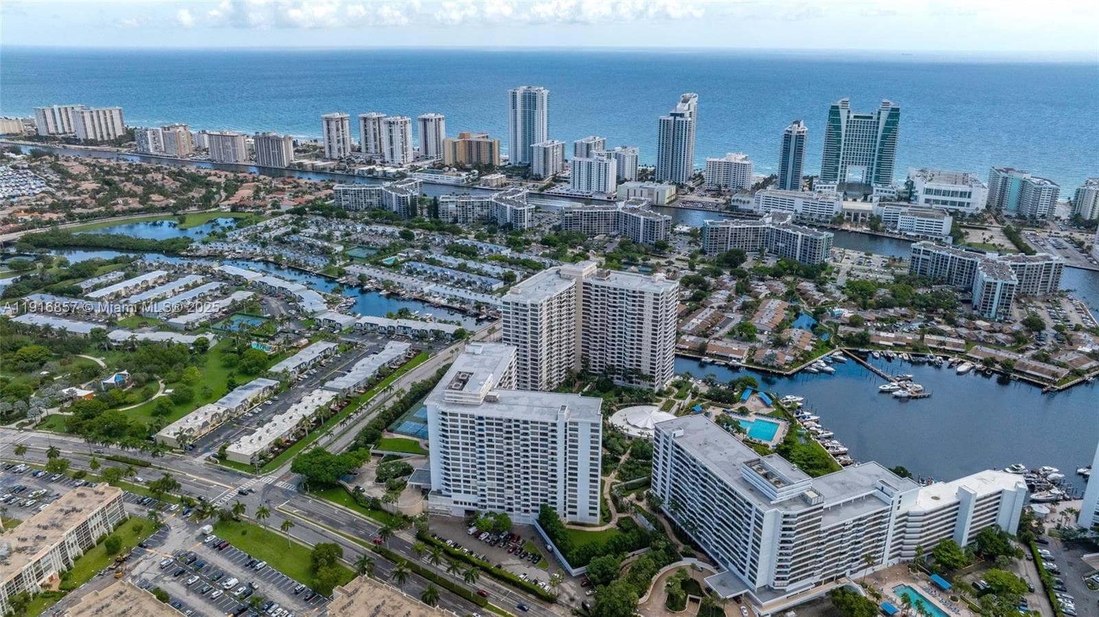 The Olympus Condo · #517 in Hallandale Beach - Photo 2