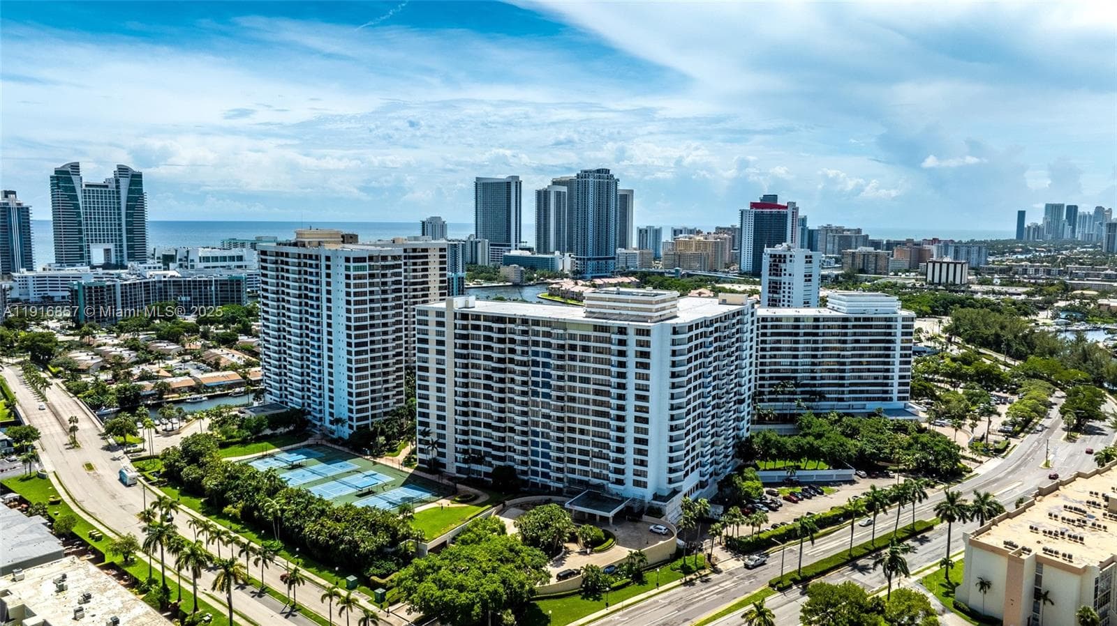 The Olympus Condo · #517 in Hallandale Beach - Photo 16