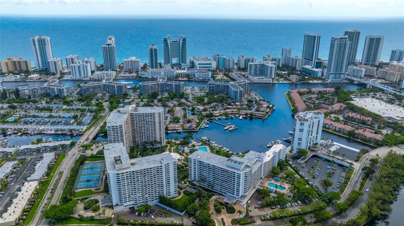 The Olympus Condo · #517 in Hallandale Beach - Photo 3