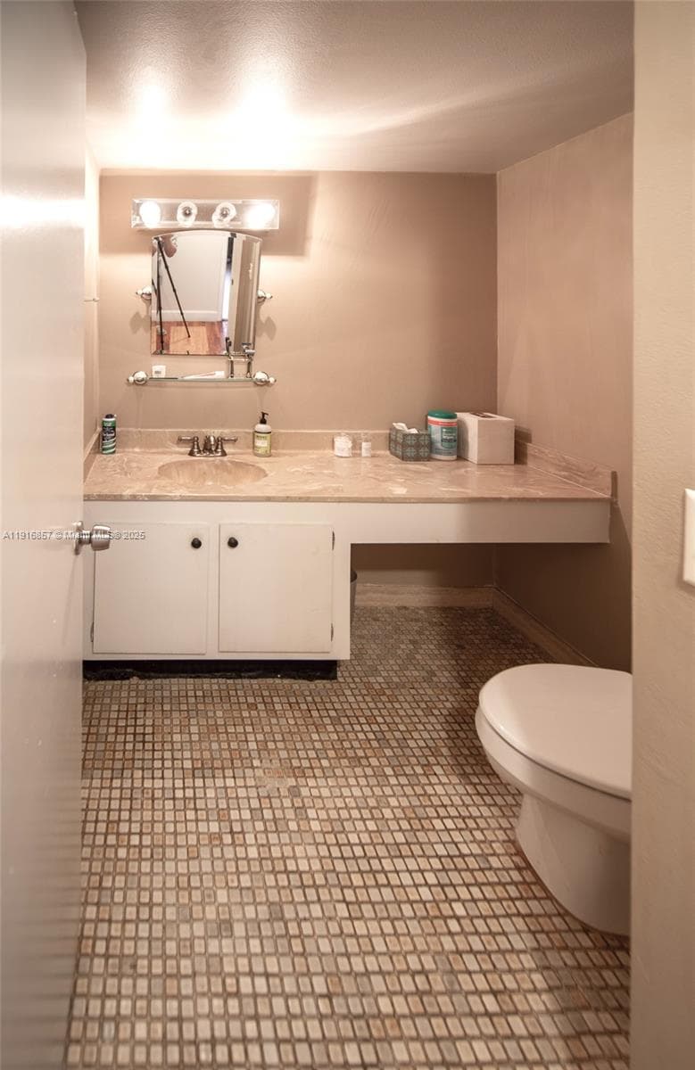 The Olympus Condo · #517 in Hallandale Beach - Photo 32