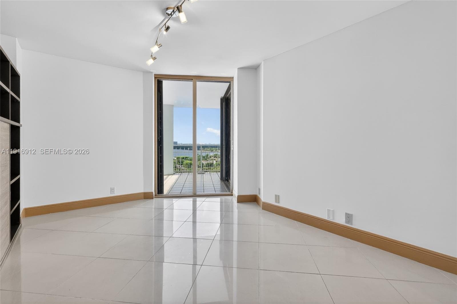THE TOWERS OF QUAYSIDE · #1612 in Miami - Photo 20