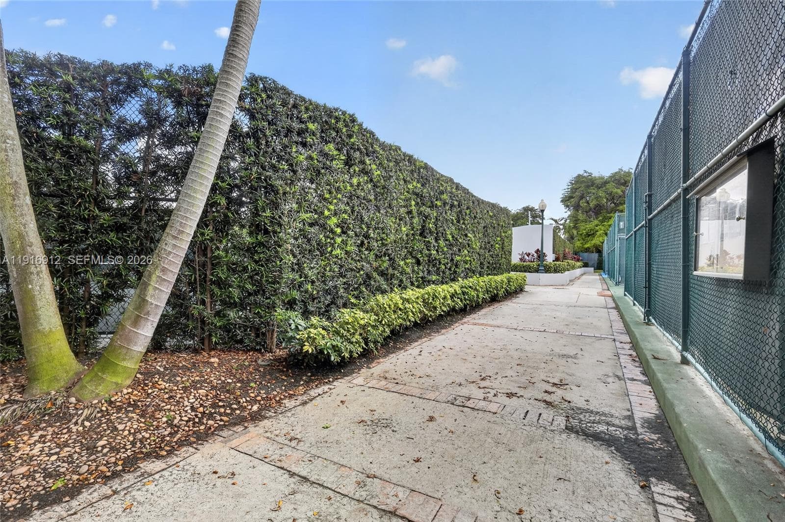 The eight tennis courts at Quayside offer residents an exceptional recreational experience within a beautifully landscaped, resort-style setting