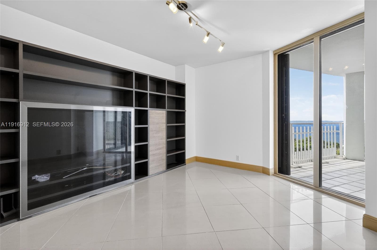 THE TOWERS OF QUAYSIDE · #1612 in Miami - Photo 21