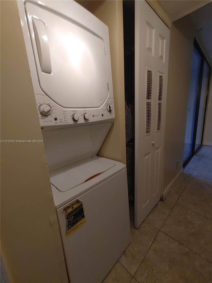 LAKE POINTE CONDOMINIUM · #112 in Oakland Park - Photo 6