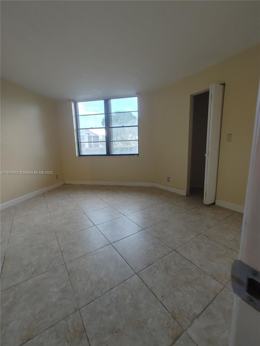 LAKE POINTE CONDOMINIUM · #112 in Oakland Park - Photo 7