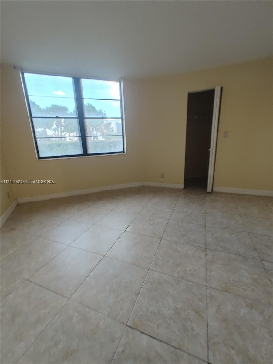 LAKE POINTE CONDOMINIUM · #112 in Oakland Park - Photo 9